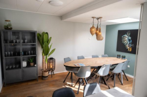 Beach House Makai - family house with Finnish Sauna, 2 bathrooms and only minutes from the Beach